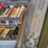 Membeli Kebijaksanaan: Mengapa Buku Adalah Investasi "Leher ke Atas" yang Tak Pernah Terkena Inflasi?