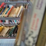 Membeli Kebijaksanaan: Mengapa Buku Adalah Investasi "Leher ke Atas" yang Tak Pernah Terkena Inflasi?